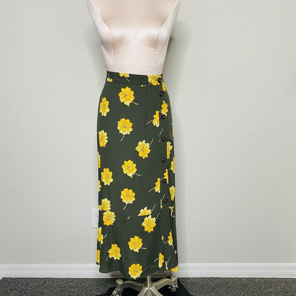 Madewell Side Button Ruffle Hem Midi Skirt in Fall Flowers Size 8